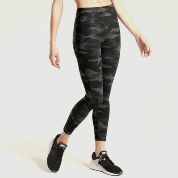 Athleta Ultimate Camo 7/8 Tight Gym Run Studio Training Stash Pocket Legging XS - Picture 2 of 10